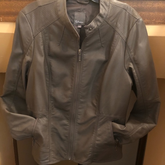 Beautiful Reitmans faux leather Moto jacket! - Picture 1 of 4